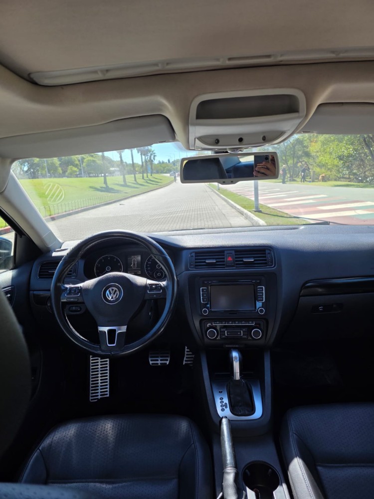 Volkswagen Vento Luxury — foto 8